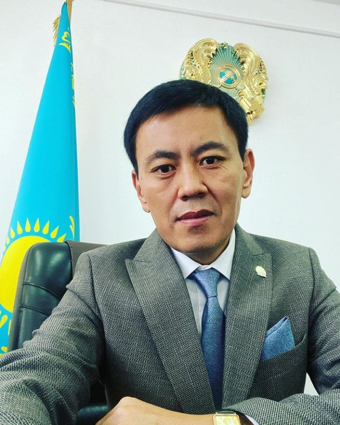 Қымбатты оқушылар, 2 тоқсанның аяқталуымен құттықтаймын. Дорогие ученики, поздравляю с окончанием 2 четверти.